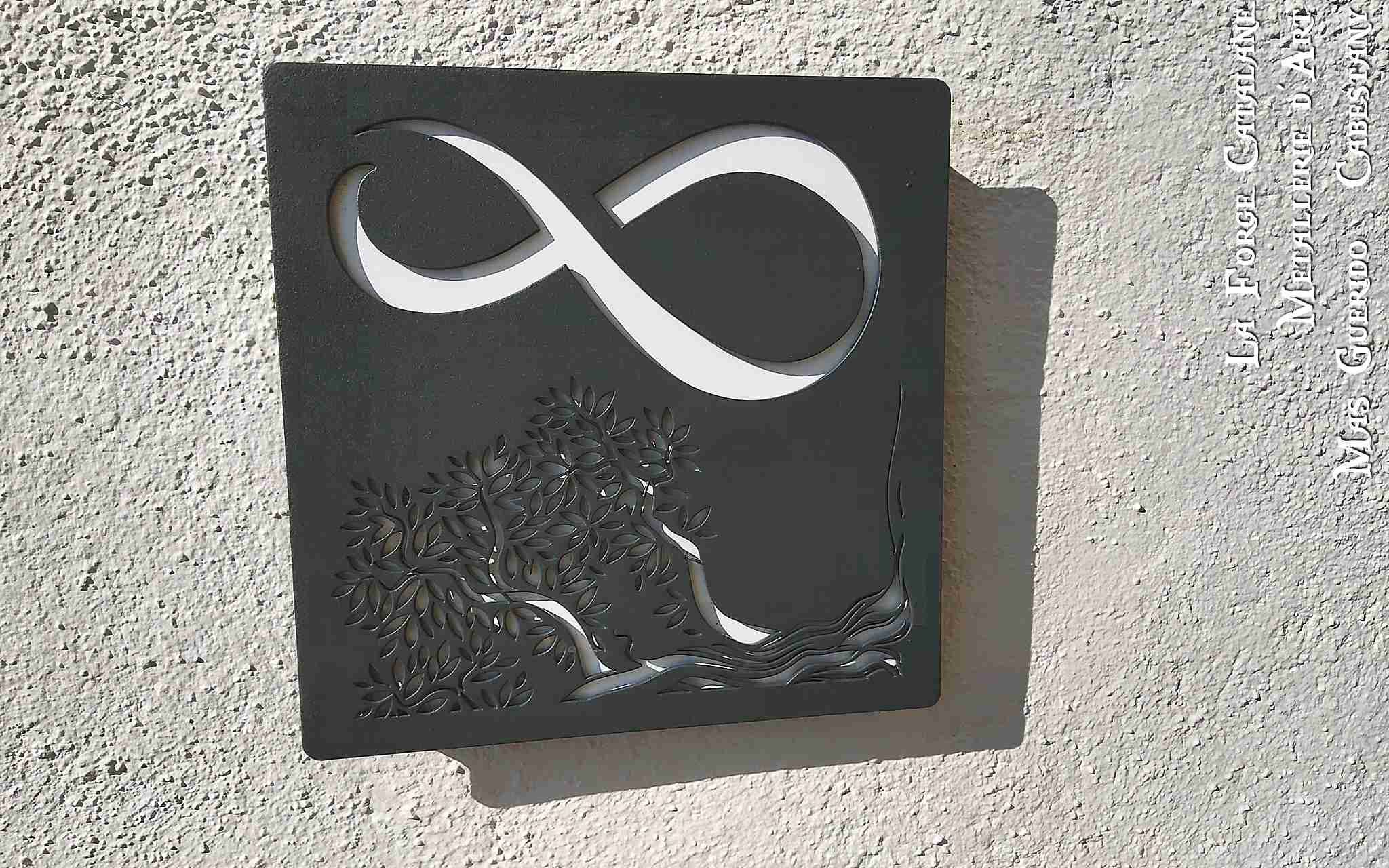 numero de maison avec motif olivier decoupe au laser forge catalane.jpg